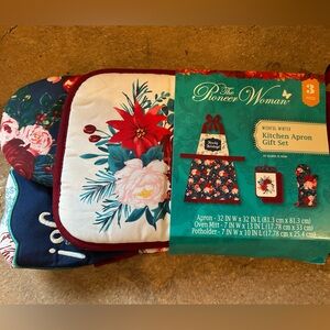 The Pioneer Woman Vibrant Floral Apron Set - Red, Blue, and White